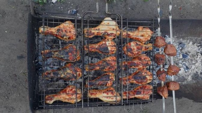 İlk buluşmada seni arkadaşlarıyla mangala götüren bir sevgili bulunmaz nimet mi?