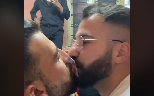 Bayburtluların sağdıç eğlencesi erkeklerin öpüşme oyununa döndü. Doktor bu neee?