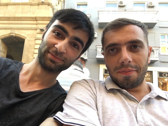 Kızlar siz olsanız hangimizle çıkardınız?
