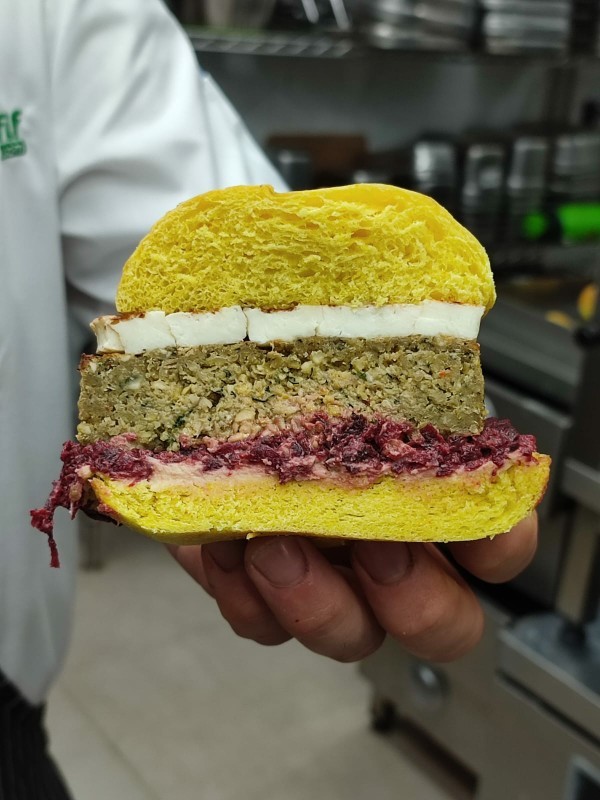 Burger sever misiniz?