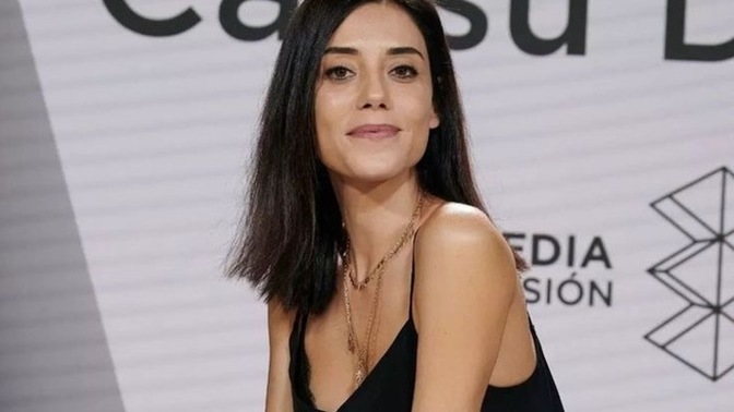 Cansu Dere sizce güzel mi?