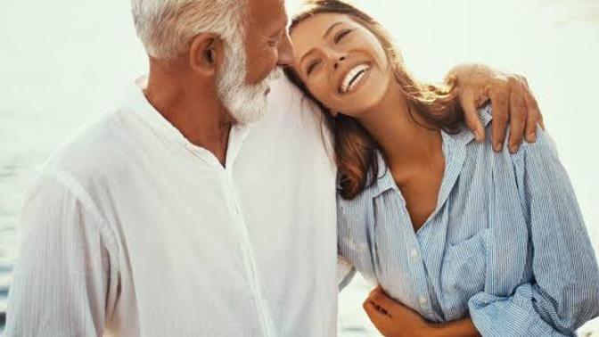 Baba sevgisi almadığı için hatalı davranışlarda bulunan kızlar eleştirilmeli mi?