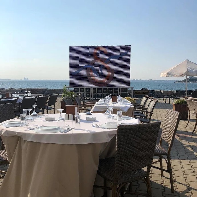 Çok lüks bir restoranda yemek yediniz mi?