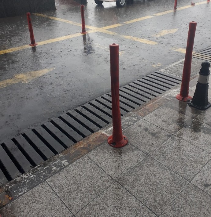 Bu nasıl yağmur! Acaba İzmir sonunda helak mı oluyor?