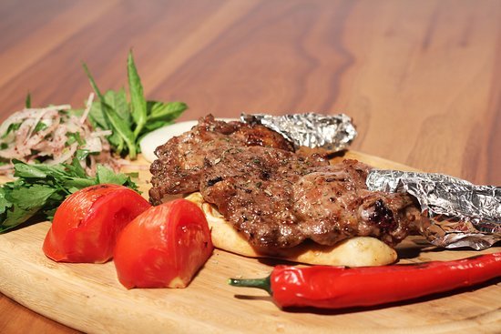 Güzel bir yemek yerken en çok hangisi iştahınızı açar? Soğan mı, acı biber mi yoksa turşu mu?