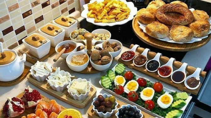Akşamları yemek yerine kahvaltılık tüketmeyi sever misiniz?