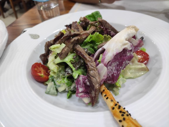 Sadece salata yiyerek doyabilir misiniz?