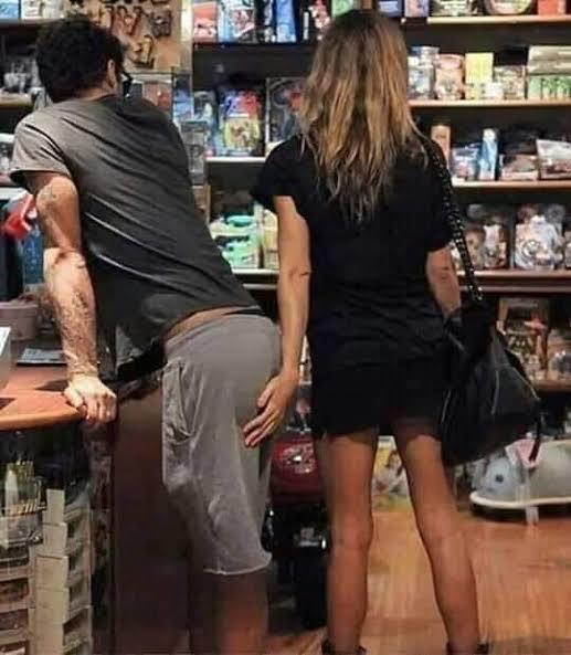 Yemeğin salçalısı, erkeğin kalçalısı demek doğru olur mu?
