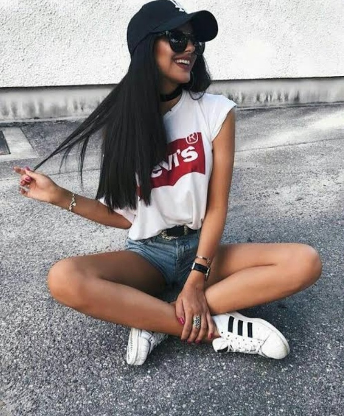 Siyah gür saçlar mı sarı saçlar mı daha çekici?
