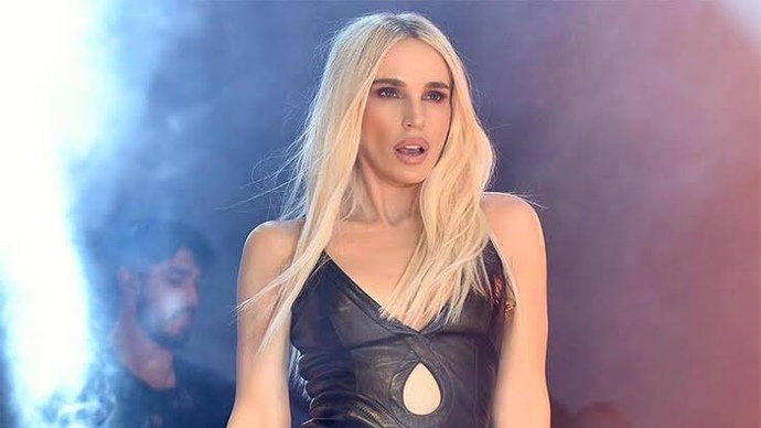 Şarkıcı Gülşen az önce tutuklandı. Ne düşünüyorsunuz?