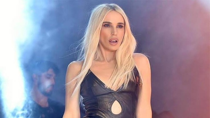 Şarkıcı Gülşen az önce tutuklandı. Ne düşünüyorsunuz?
