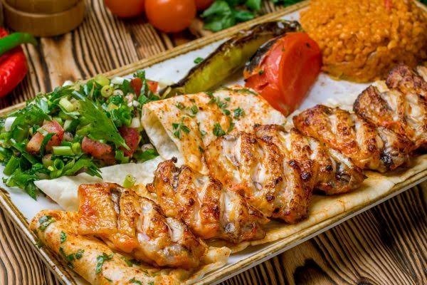 Bir oturuşta ekmeksiz kaç tane tavuk kanat yersin?