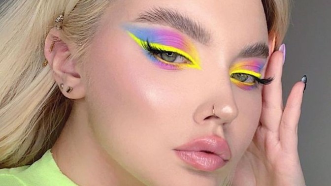 Neon renk makyajlar beyaz tene mi, esmer tene mi yakışır?