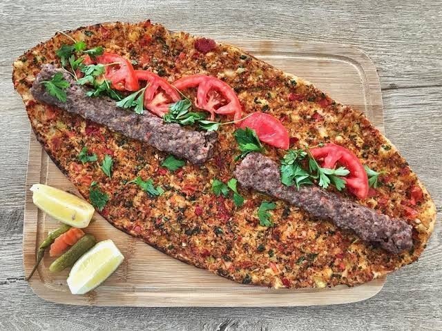 Lahmacun arası Adana kebabın lezzetli olma ihtimali %de kaç?