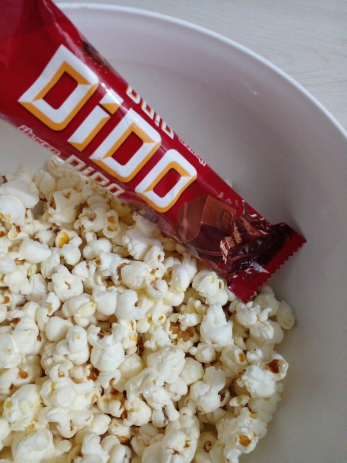 Dizi film izlerken ne yersiniz?