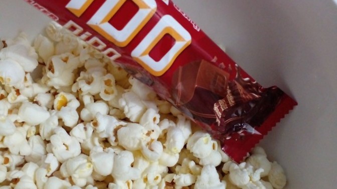 Dizi film izlerken ne yersiniz?