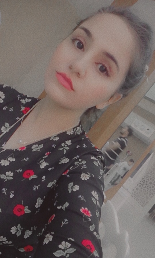 Gençler nasıl bir saç kesimi yapmam lazım önüne kahkül olarak çünkü alnım çok geniş?