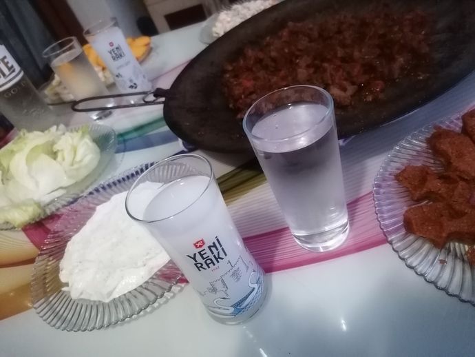 Gecenin demine..