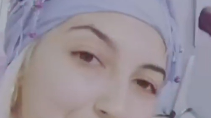Başınız ağırdığında başınıza eşarp veya baş örtüsü bağlar mısınız yoksa bu biz romanlara özel bir şey mi?