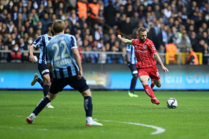Oynadığı futbolu en beğendiğiniz anadolu takımı hangisidir?