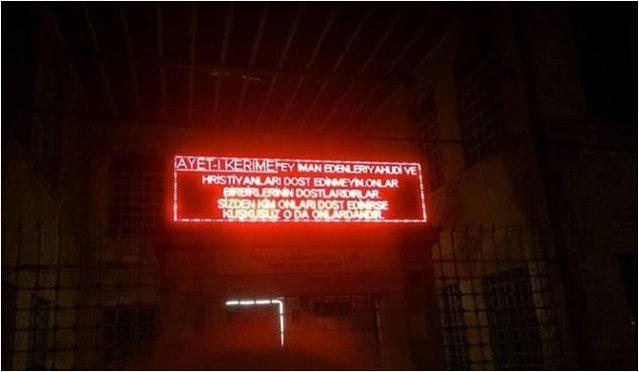 İsa Mesihin doğum gününde Cami panosunda yayınlanan yazı