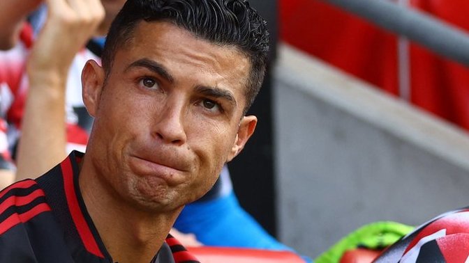 Cristiano Ronaldo'yu yedek beklemeyi hak ediyor mu sizce?
