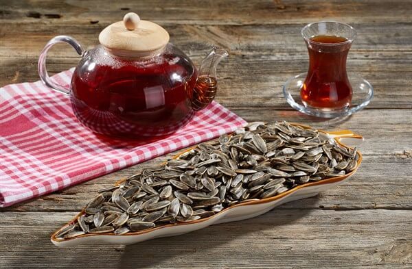 KSden kiminle güzel bir sohbet eşliğinde, çekirdek çitlemek istersiniz?