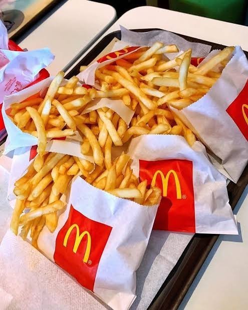 Patates kızartmasını sade mi seviyorsunuz, soslu mu?