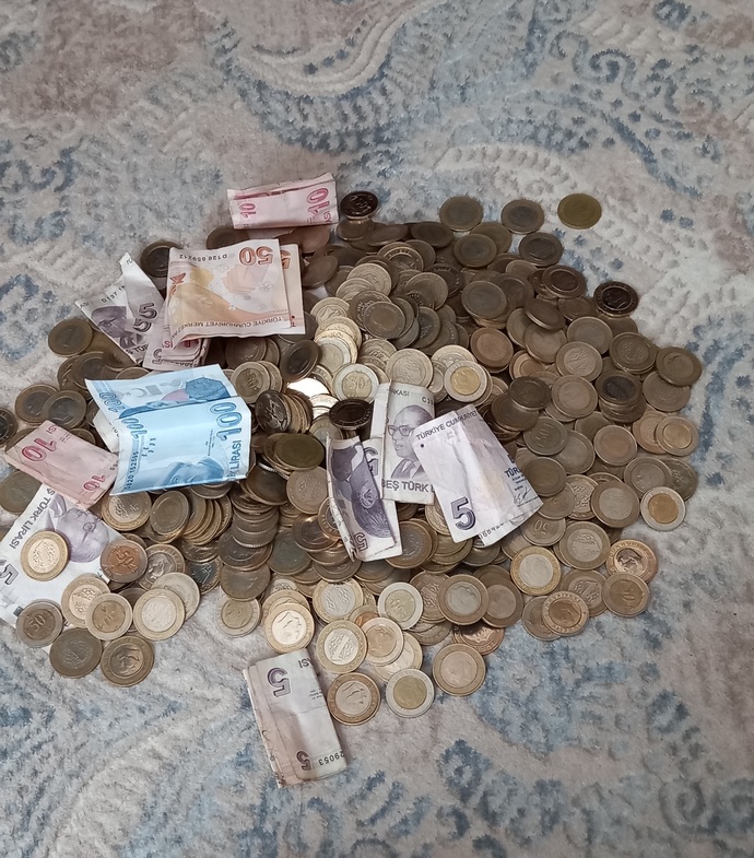 Sizce burada ne kadar var😀?