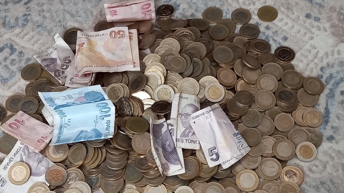 Sizce burada ne kadar var😀?