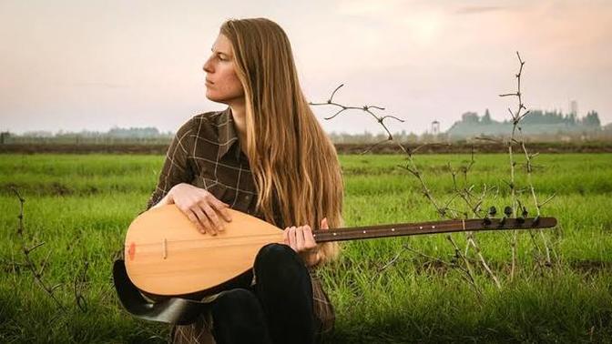 Kuzenim gitar çalmayı öğrendi ve onu çok kıskanıyorum. Herkes onu övüyor, bende saz çalmayı öğrenmek istiyorum. Nasıl öğrenirim?