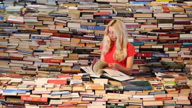Kitap satın alırken önceliğiniz kitabın konusu mu oluyor, satış fiyatı mı?