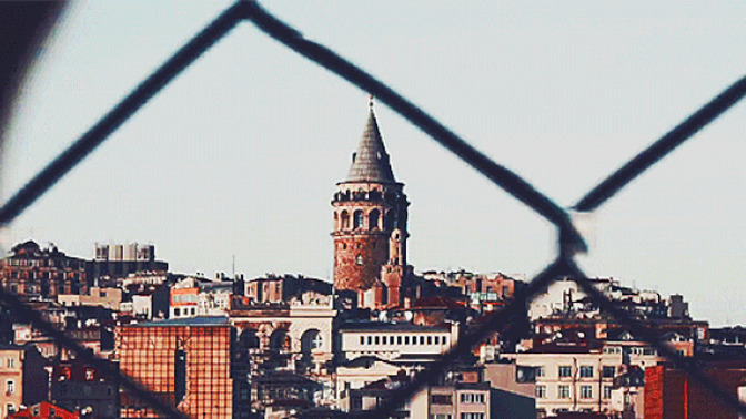 Eski sevgililerinizle bi yerde mahsur kalsanız, ne yapardınız?