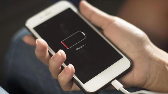 Şarj sıkıntısı yaratmayan bir telefon öneriniz var mı?