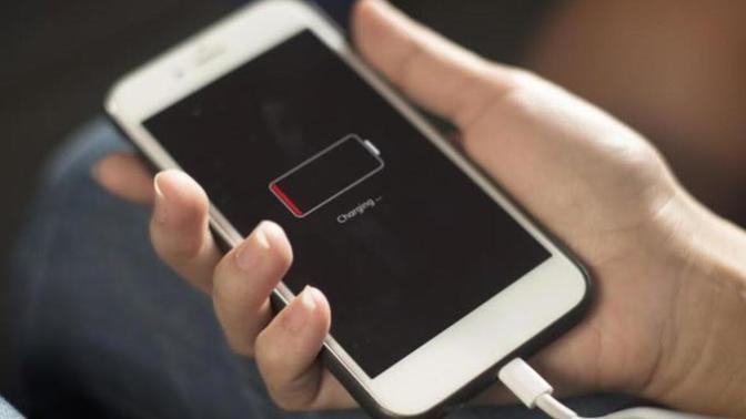 Şarj sıkıntısı yaratmayan bir telefon öneriniz var mı?