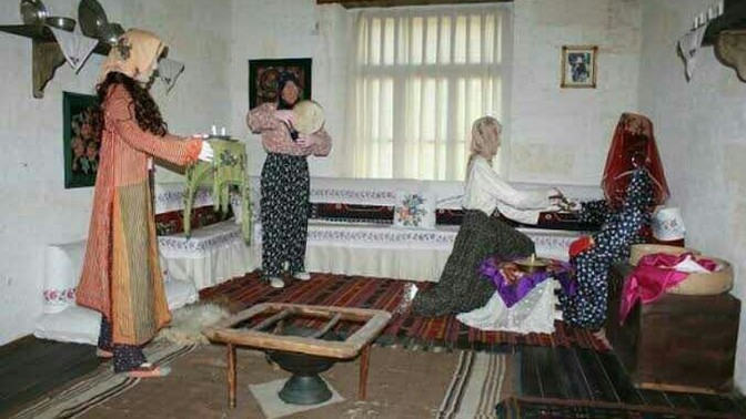 Örf ve adetlere karşı bakış açınız nedir?