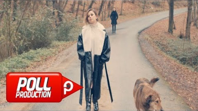 Merve Özbey dinler misiniz, şarkılarından favoriniz var mı?