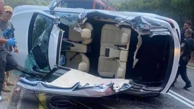 Aynadan araba modeli bilen erkekler, bu arabanın marka modeli ne bilin de görelim?
