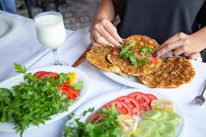 Lahmacunun yanında yeşillik tüketiyor musunuz?