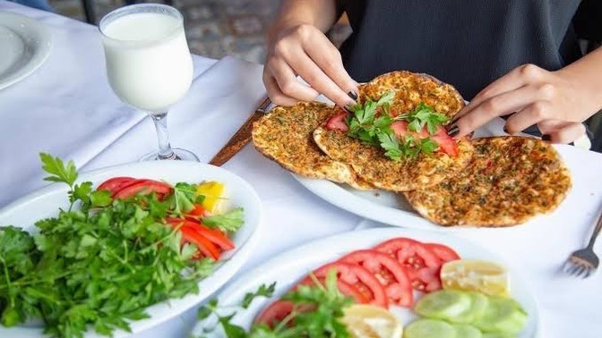 Lahmacunun yanında yeşillik tüketiyor musunuz?