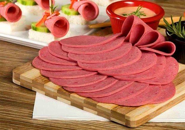 Sucuk-Salam-Sosis üçlüsünden favorin hangisi?