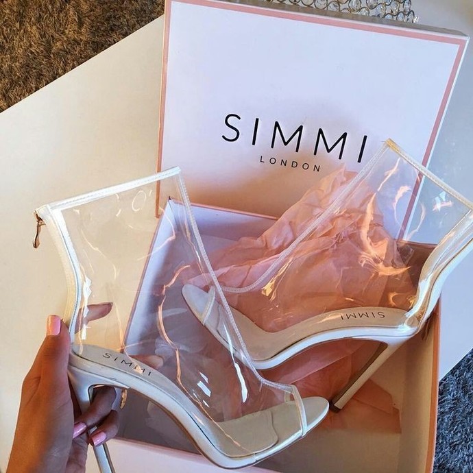 Yaz mevsiminde bootie giymek rüküşlük mü?