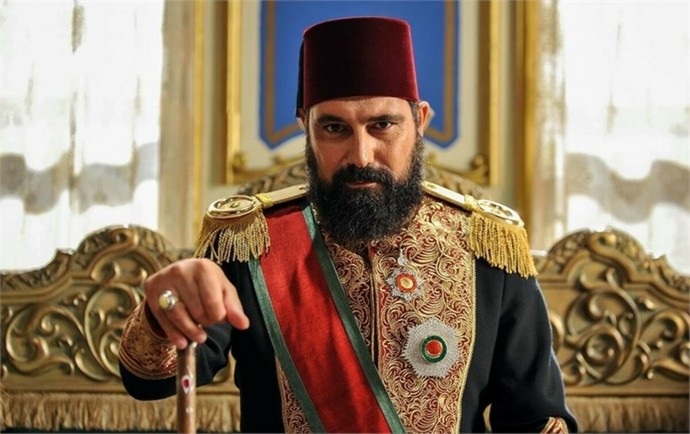Aras bulut, Bülent inal, Halit Ergenç gibi bazı oyuncuların dizi film imajı ile reklam çekmesini nasıl buluyorsunuz?