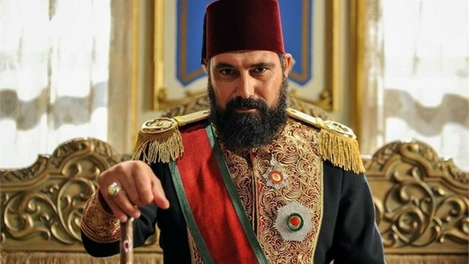 Aras bulut, Bülent inal, Halit Ergenç gibi bazı oyuncuların dizi film imajı ile reklam çekmesini nasıl buluyorsunuz?