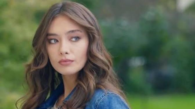 Sizce minyon kızlara hangi saç şekli ve rengi yakışıyor?