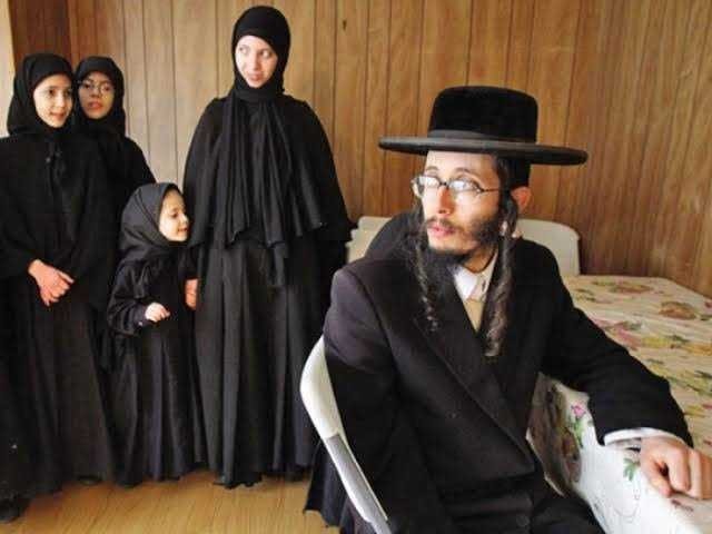 İmam kız çocuklarının örtünmesi gerektigini savundu! Haklı mı?