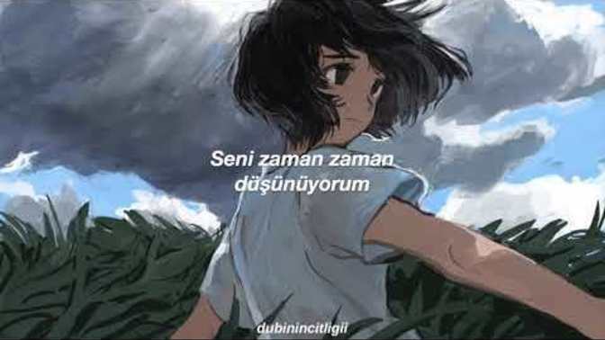 Yürüyüş yaparken dinlenebilecek şarkılar atar mısınız?