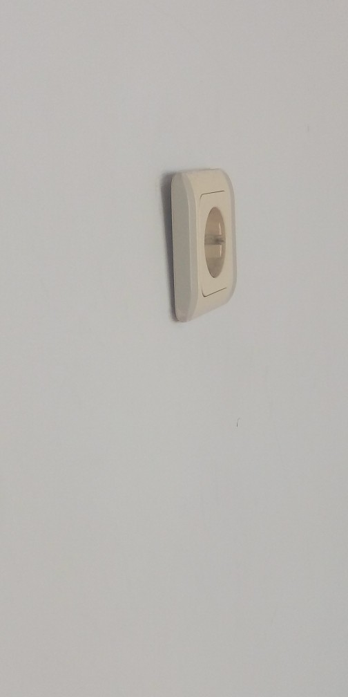 Evdeki prizden ses geliyor elektrikçi çağırmali mıyım?