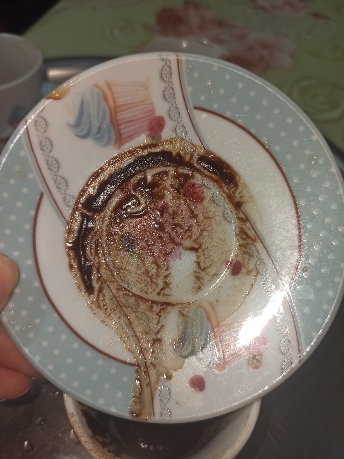 Lutfen rica etsem kahve falıma bakar mısınız bilenler lütfen lütfen?