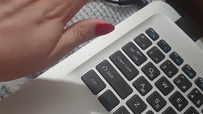 Temiz gördüğünüz uzun tırnaktan tiksinir misiniz?
